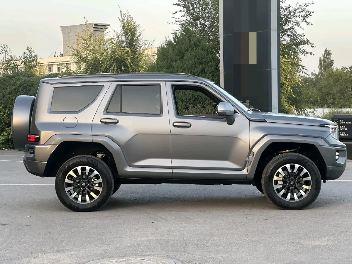 2024 Tank 700 3.0T 360HP V6 9AT PHEV 37.1KWH,autocango,china used car exporter,china ev exporter,chinese used car exporter,chinese used ev exporter