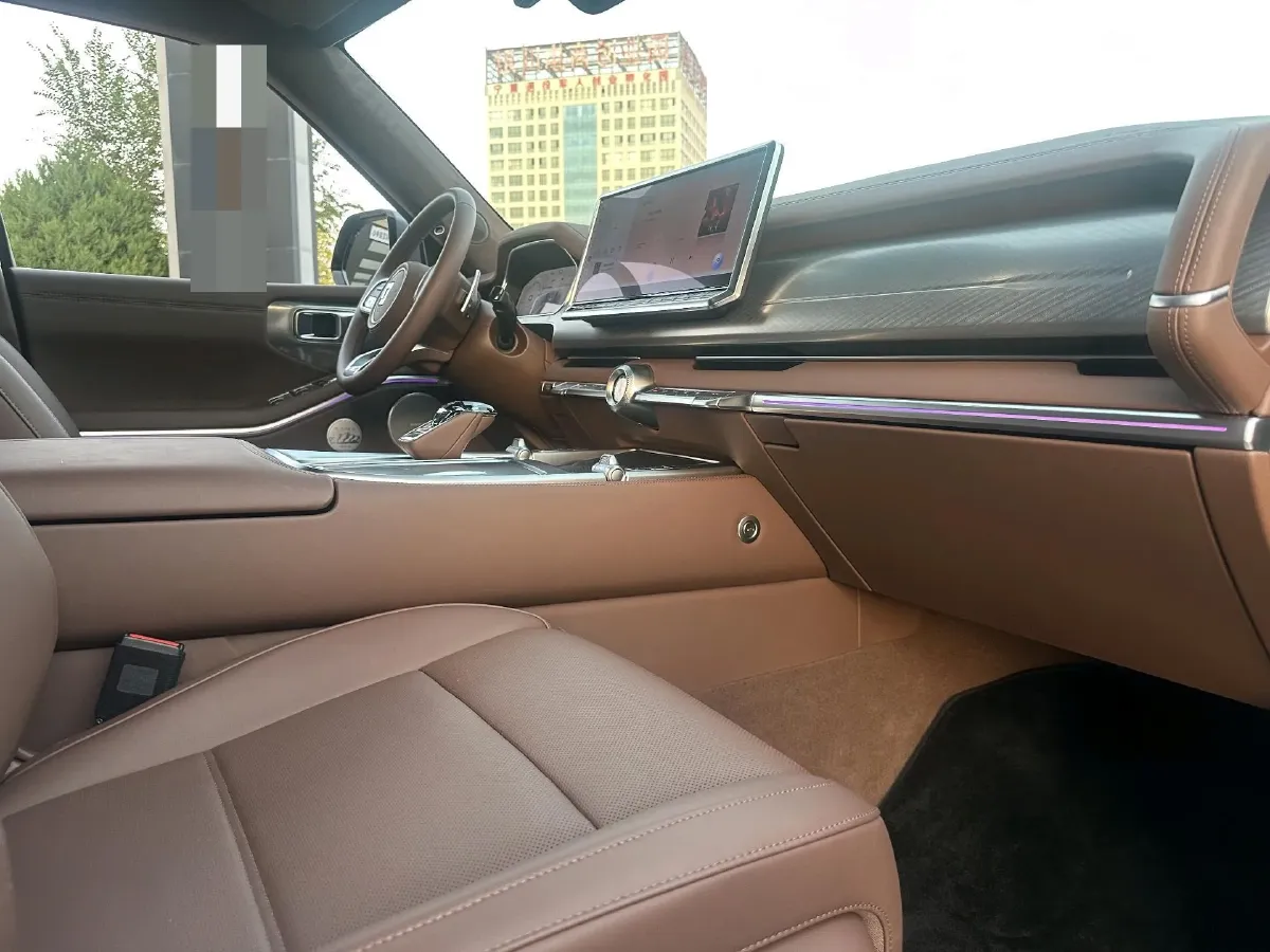 2024 Tank 700 3.0T 360HP V6 9AT PHEV 37.1KWH,autocango,china used car exporter,china ev exporter,chinese used car exporter,chinese used ev exporter