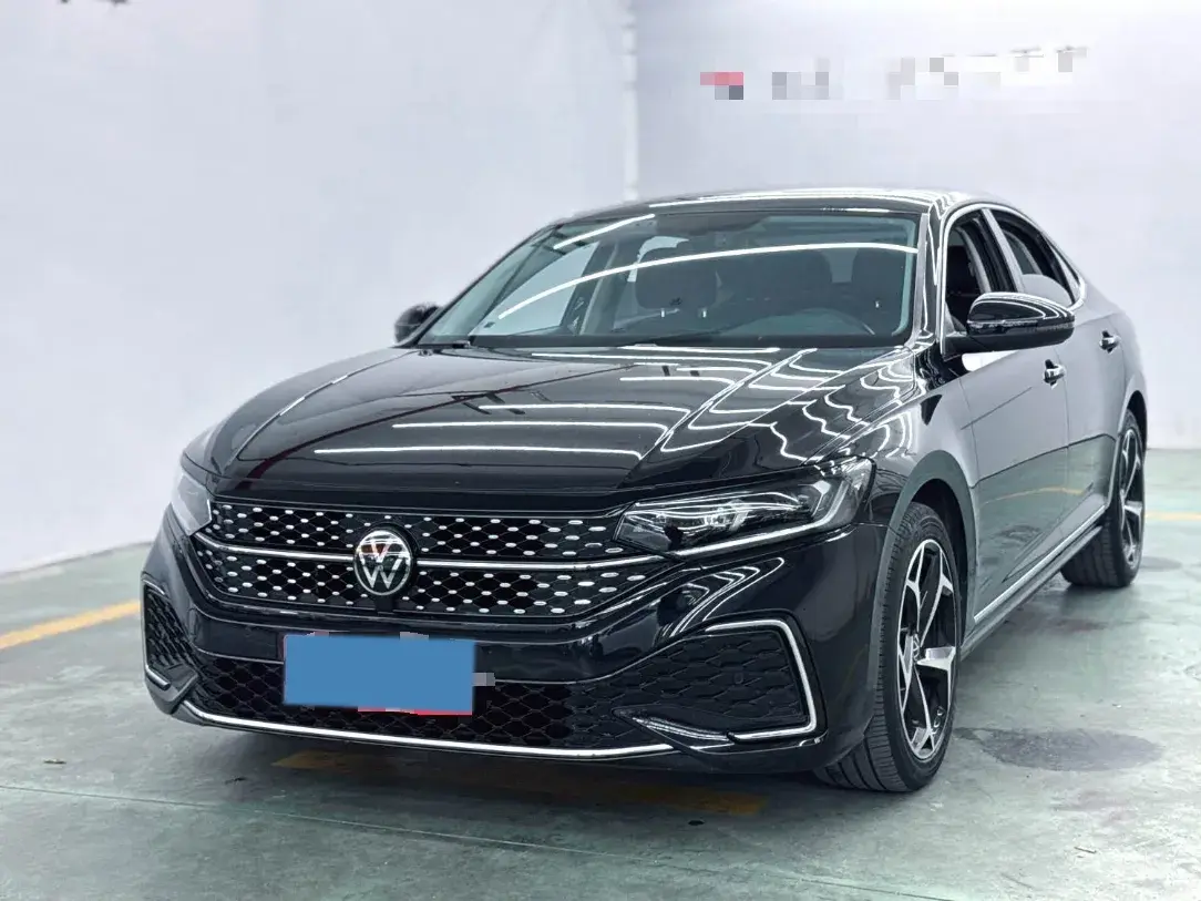 2024 Volkswagen Passat 2.0T 186HP L4 7DCT