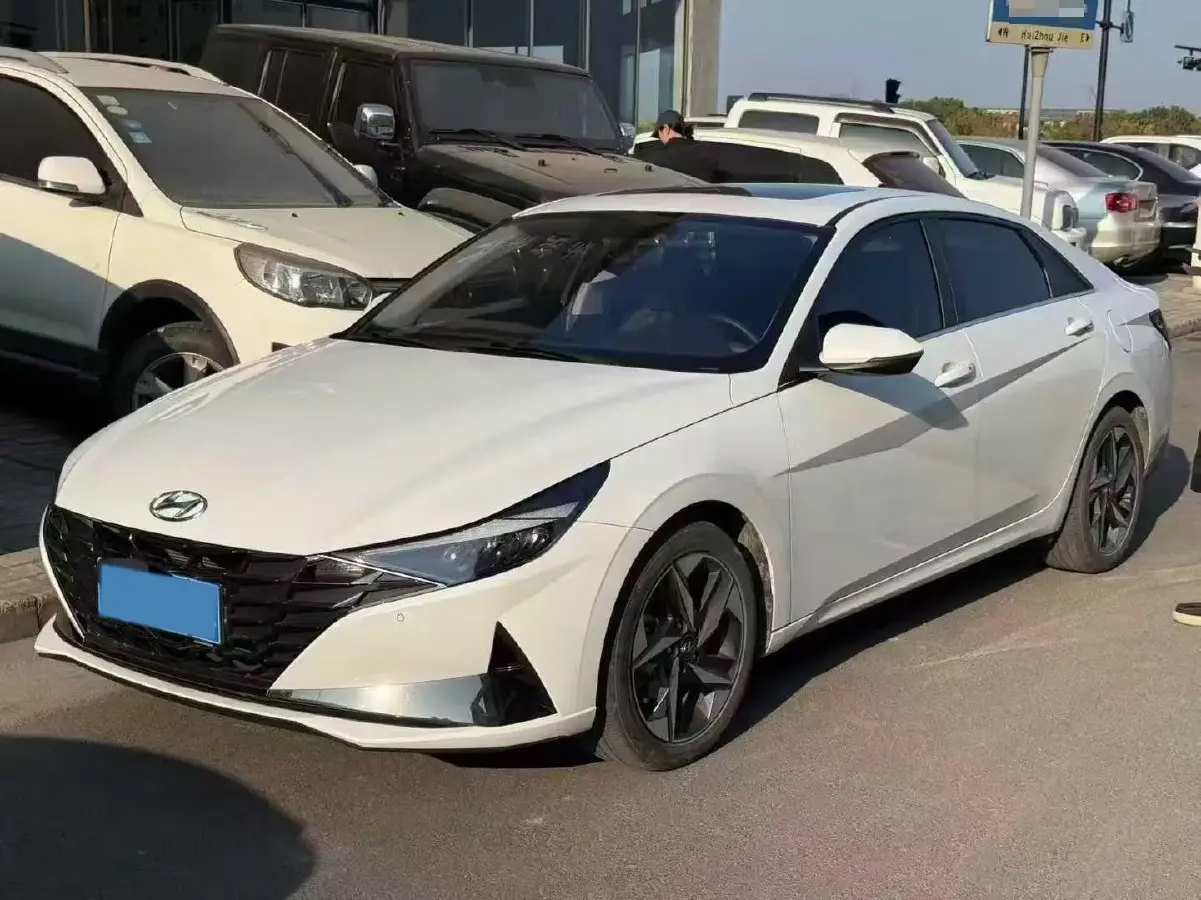 2022 Hyundai Elantra 1.5L 115HP L4 CVT