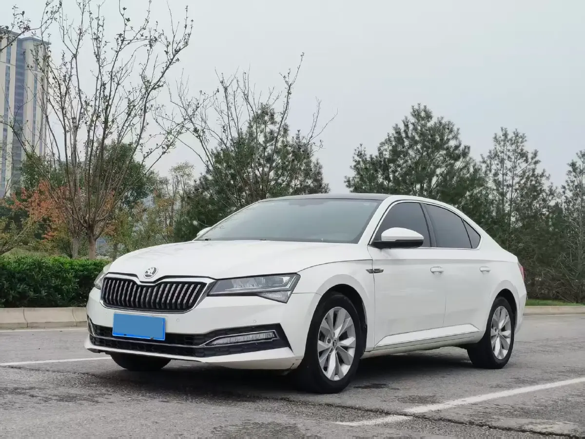 2019 Skoda Superb 2.0T 186HP L4 7DCT