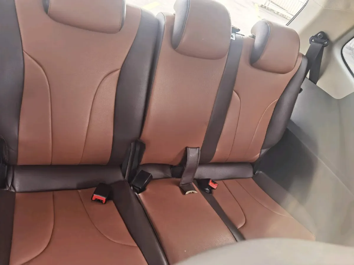 2021 BaoJun 730 1.5T 147HP L4 6MT,autocango,china used car exporter,china ev exporter,chinese used car exporter,chinese used ev exporter