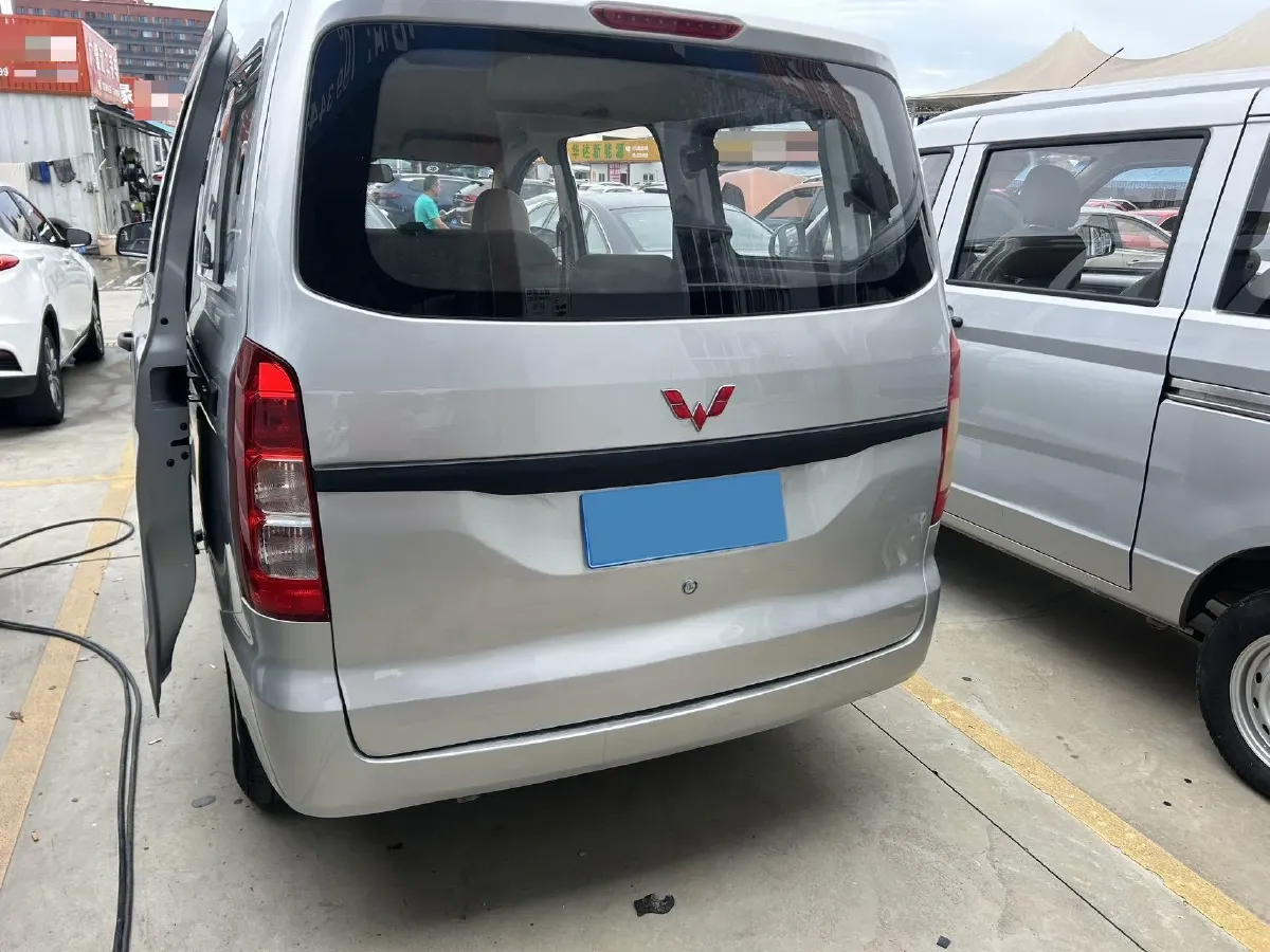 2019 WuLing HongGuang V 1.5L 99HP L4 6MT,autocango,china used car exporter,china ev exporter,chinese used car exporter,chinese used ev exporter