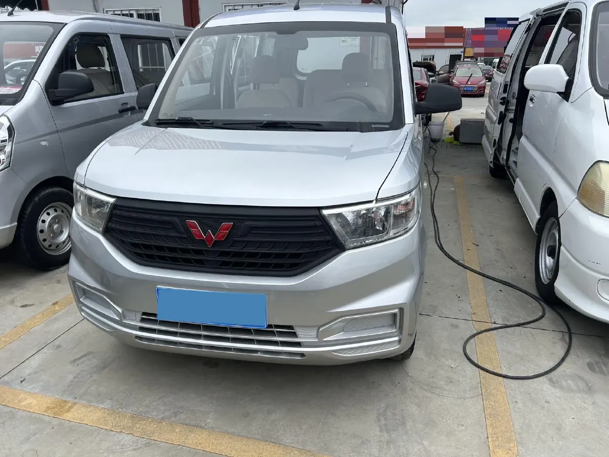 2019 WuLing HongGuang V 1.5L 99HP L4 6MT,autocango,china used car exporter,china ev exporter,chinese used car exporter,chinese used ev exporter