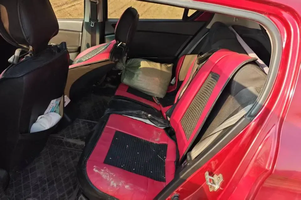 2016 BaoJun 310 1.2L 82HP L4 5MT,autocango,china used car exporter,china ev exporter,chinese used car exporter,chinese used ev exporter