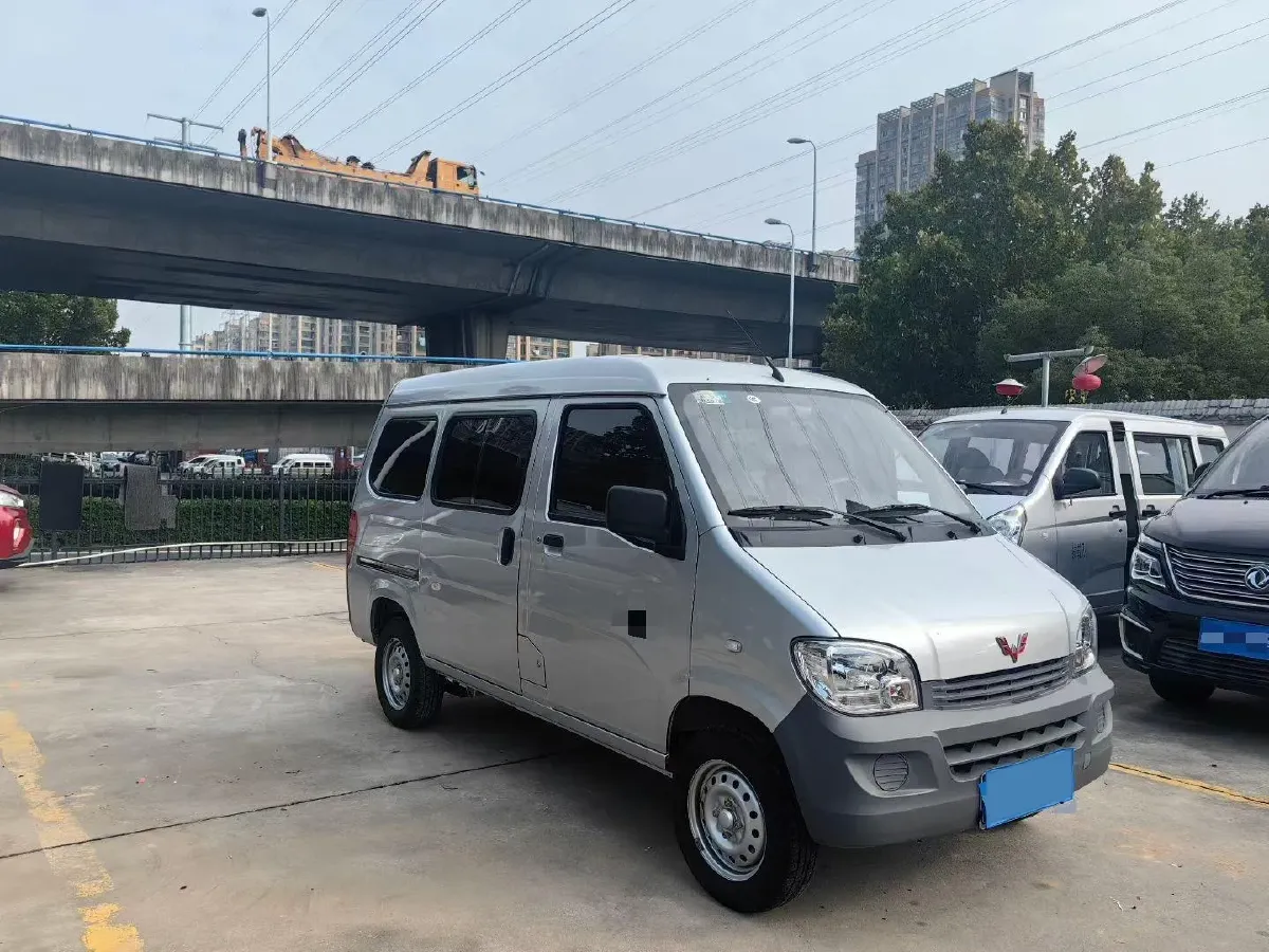 2020 WuLing ZhiGuang 1.2L 76HP L4 5MT,autocango,china used car exporter,china ev exporter,chinese used car exporter,chinese used ev exporter