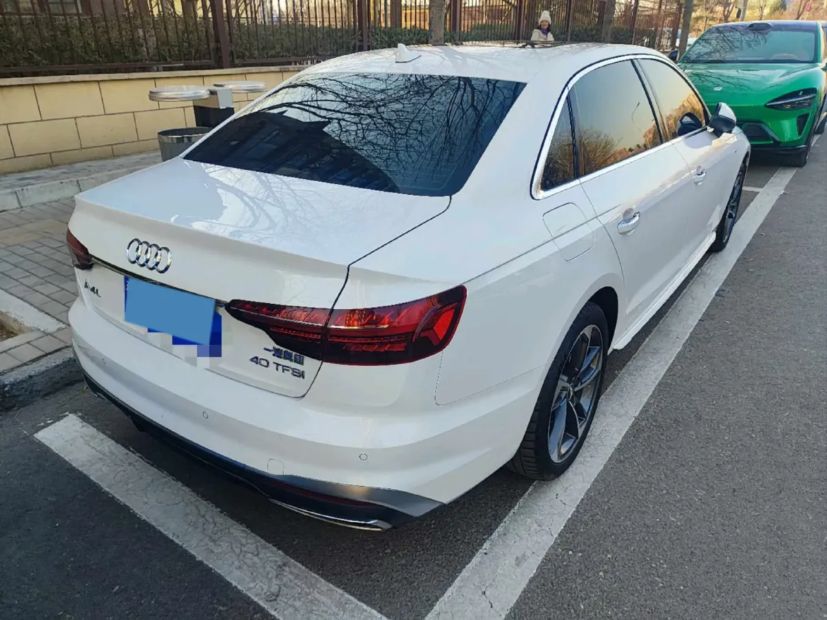 2020 Audi A4L 2.0T 190HP L4 7DCT,autocango,china used car exporter,china ev exporter,chinese used car exporter,chinese used ev exporter