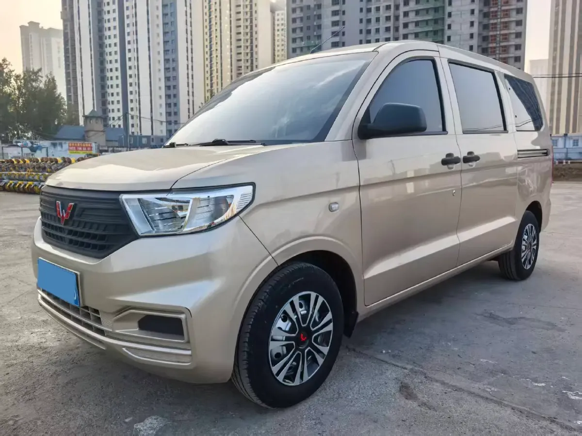 2019 WuLing HongGuang V 1.5L 99HP L4 6MT,autocango,china used car exporter,china ev exporter,chinese used car exporter,chinese used ev exporter