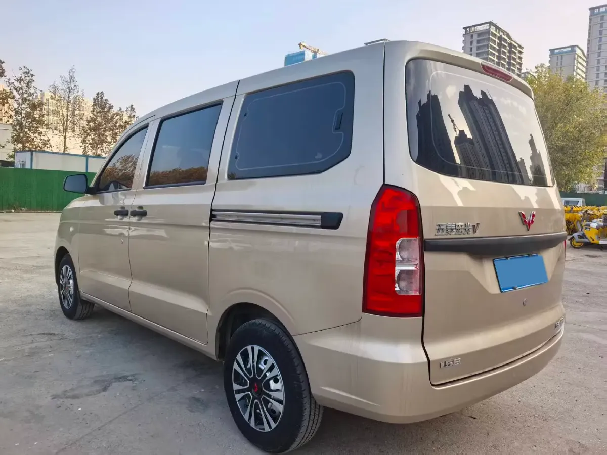 2019 WuLing HongGuang V 1.5L 99HP L4 6MT,autocango,china used car exporter,china ev exporter,chinese used car exporter,chinese used ev exporter