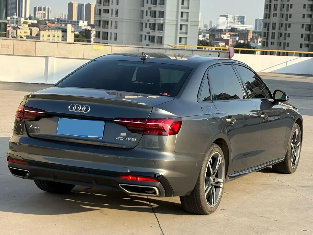 2022 Audi A4L 2.0T 190HP L4 7DCT,autocango,china used car exporter,china ev exporter,chinese used car exporter,chinese used ev exporter