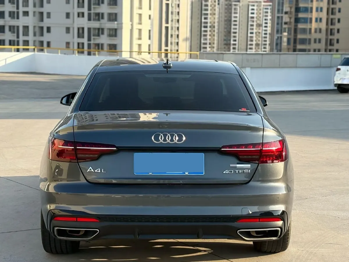 2022 Audi A4L 2.0T 190HP L4 7DCT,autocango,china used car exporter,china ev exporter,chinese used car exporter,chinese used ev exporter