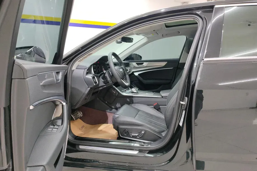 2023 Audi A6L 2.0T 245HP L4 7DCT,autocango,china used car exporter,china ev exporter,chinese used car exporter,chinese used ev exporter