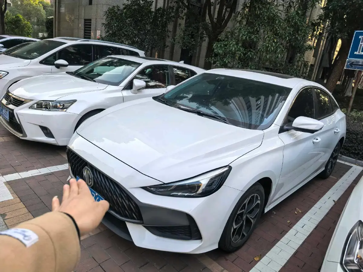 2021 MG 5 1.5L 120HP L4 CVT