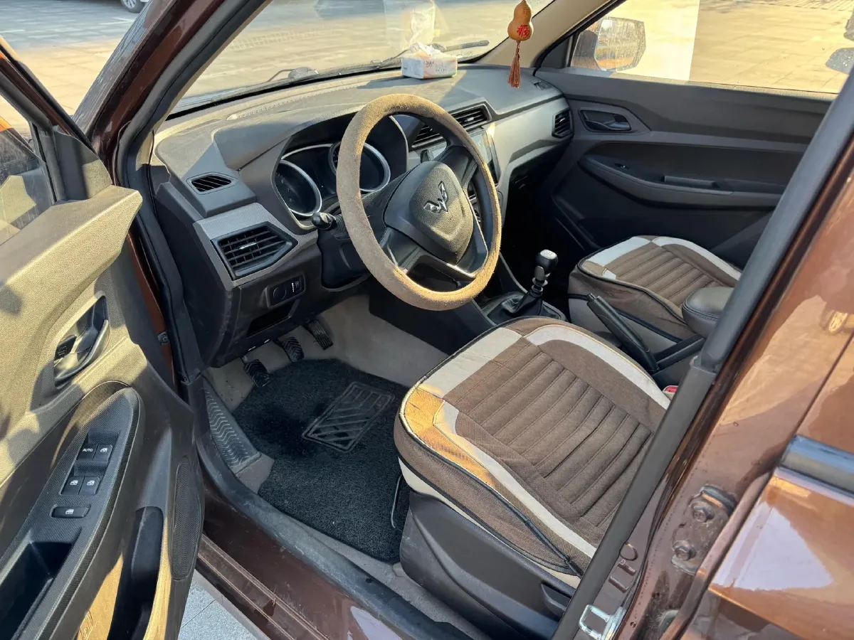 2019 WuLing HongGuang 1.5L 99HP L4 6MT,autocango,china used car exporter,china ev exporter,chinese used car exporter,chinese used ev exporter