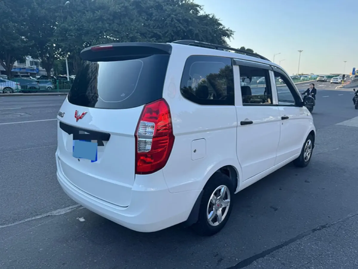 2019 WuLing HongGuang 1.5L 99HP L4 6MT,autocango,china used car exporter,china ev exporter,chinese used car exporter,chinese used ev exporter