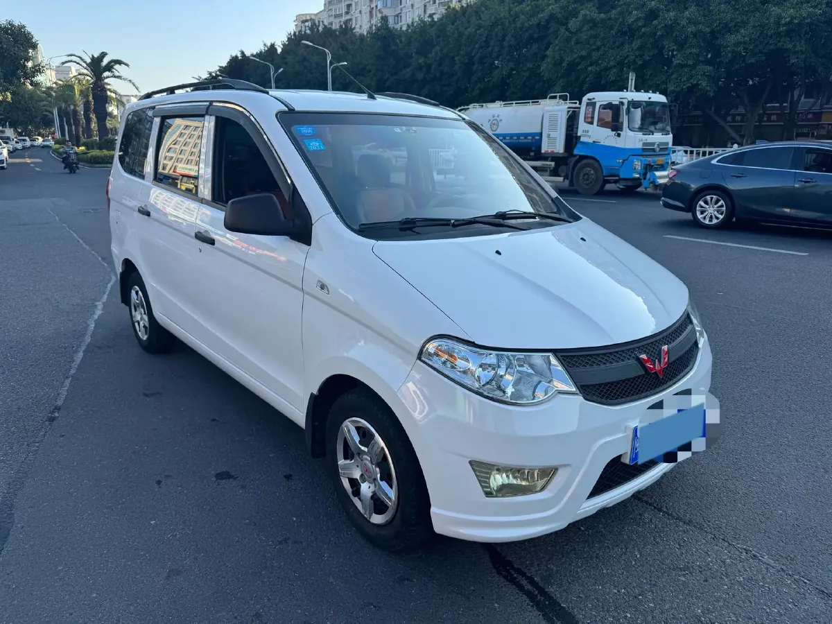 2019 WuLing HongGuang 1.5L 99HP L4 6MT,autocango,china used car exporter,china ev exporter,chinese used car exporter,chinese used ev exporter