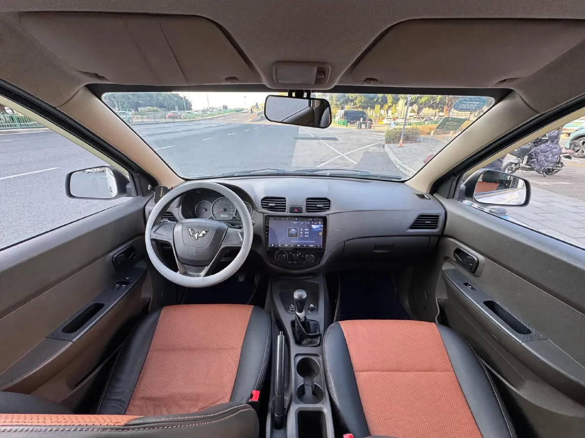 2019 WuLing HongGuang 1.5L 99HP L4 6MT,autocango,china used car exporter,china ev exporter,chinese used car exporter,chinese used ev exporter