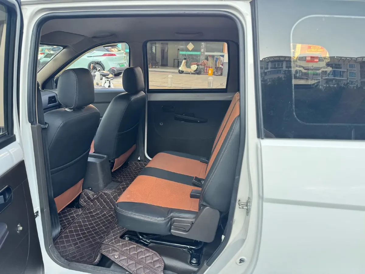 2019 WuLing HongGuang 1.5L 99HP L4 6MT,autocango,china used car exporter,china ev exporter,chinese used car exporter,chinese used ev exporter