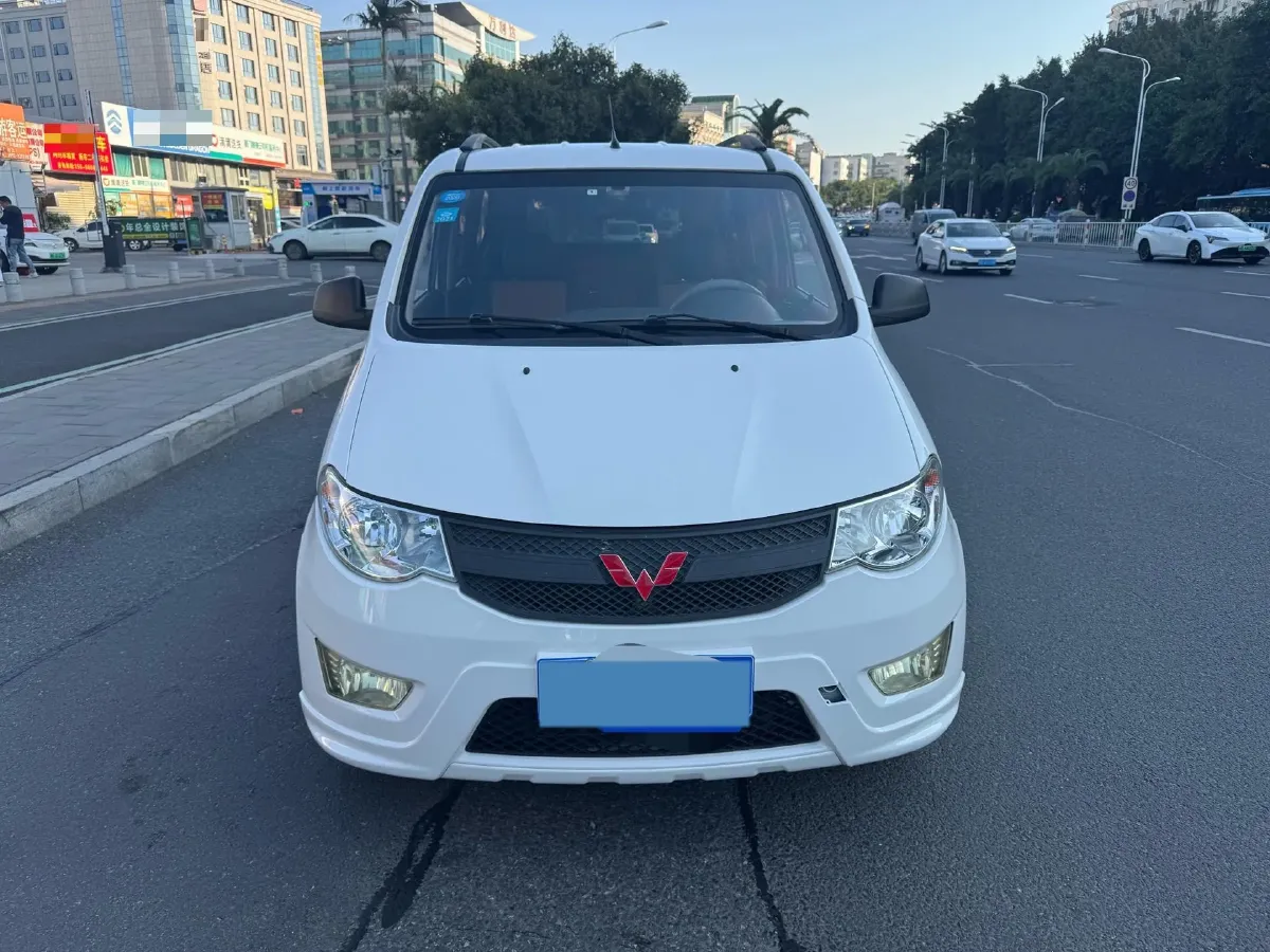 2019 WuLing HongGuang 1.5L 99HP L4 6MT,autocango,china used car exporter,china ev exporter,chinese used car exporter,chinese used ev exporter