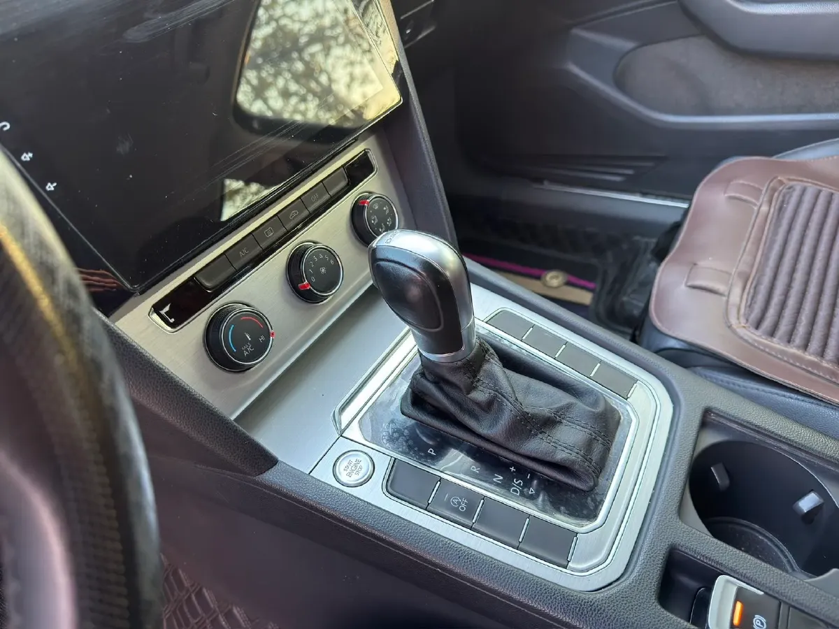 2019 Citroen C6 1.6T 170HP L4 6AT,autocango,china used car exporter,china ev exporter,chinese used car exporter,chinese used ev exporter