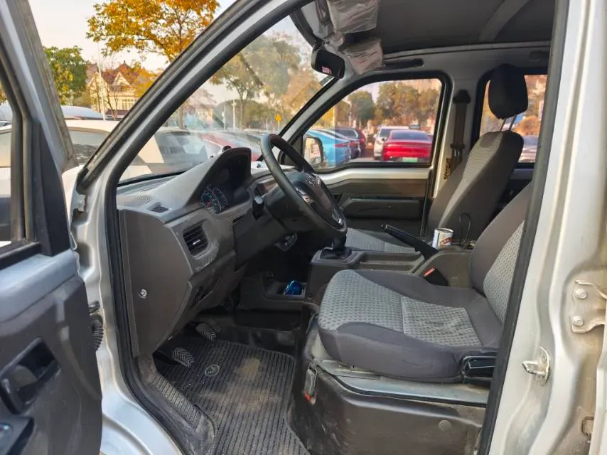 2022 WuLing RongGuang New Truck 1.8L 125HP L4 5MT,autocango,china used car exporter,china ev exporter,chinese used car exporter,chinese used ev exporter