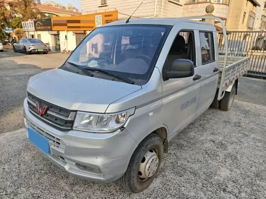 2022 WuLing RongGuang New Truck 1.8L 125HP L4 5MT