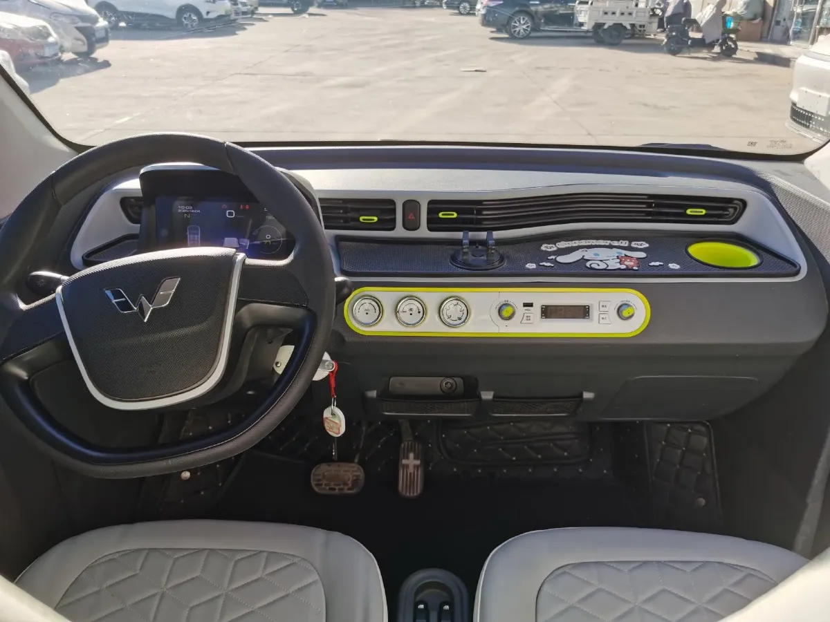 2022 WuLing HongGuang MINI EV BEV 13.8KWH,autocango,china used car exporter,china ev exporter,chinese used car exporter,chinese used ev exporter