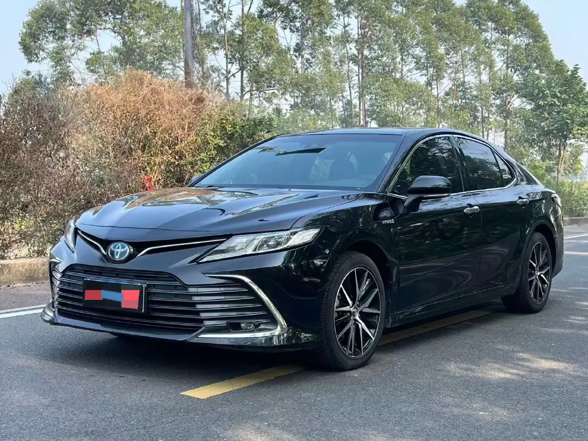 2021 Toyota Camry 2.5L 178HP L4 E-CVT Hybrid