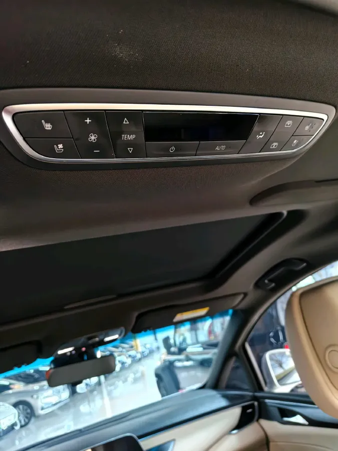 2022 Buick GL8 2.0T 237HP L4 9AT,autocango,china used car exporter,china ev exporter,chinese used car exporter,chinese used ev exporter