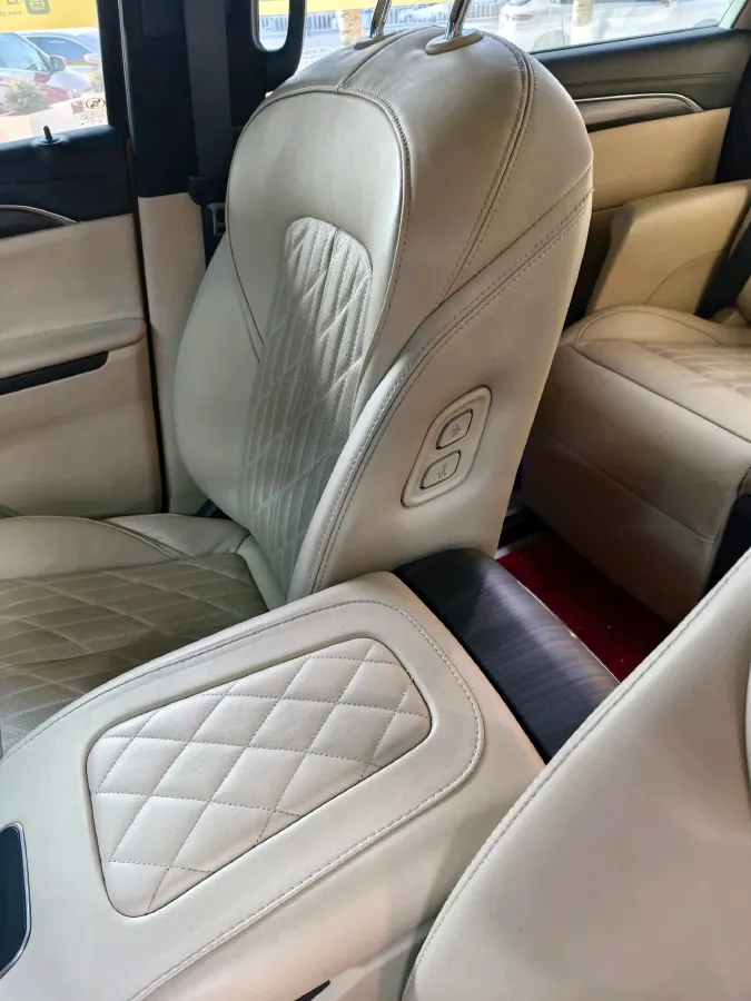 2022 Buick GL8 2.0T 237HP L4 9AT,autocango,china used car exporter,china ev exporter,chinese used car exporter,chinese used ev exporter