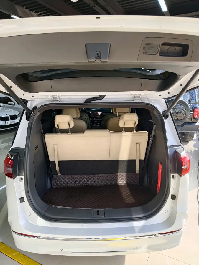 2022 Buick GL8 2.0T 237HP L4 9AT,autocango,china used car exporter,china ev exporter,chinese used car exporter,chinese used ev exporter