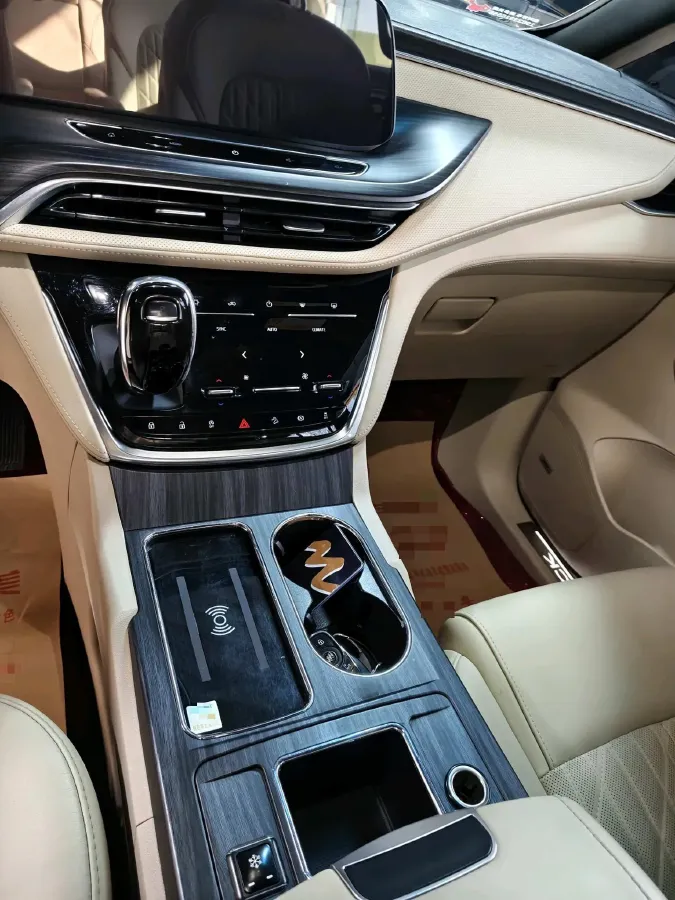 2022 Buick GL8 2.0T 237HP L4 9AT,autocango,china used car exporter,china ev exporter,chinese used car exporter,chinese used ev exporter