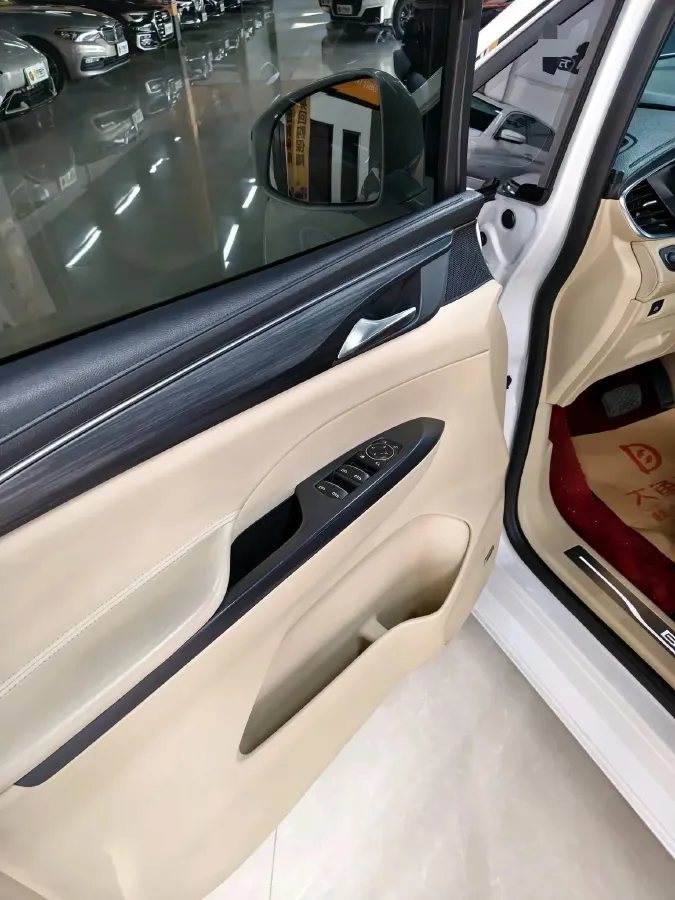 2022 Buick GL8 2.0T 237HP L4 9AT,autocango,china used car exporter,china ev exporter,chinese used car exporter,chinese used ev exporter