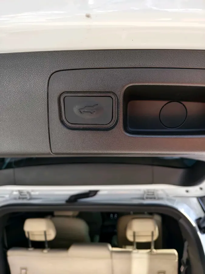 2022 Buick GL8 2.0T 237HP L4 9AT,autocango,china used car exporter,china ev exporter,chinese used car exporter,chinese used ev exporter