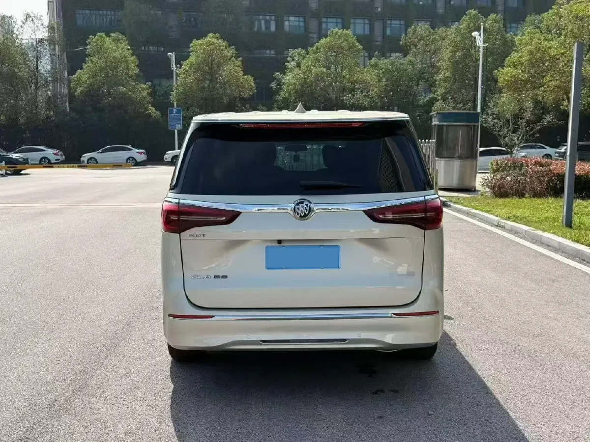 2022 Buick GL8 2.0T 237HP L4 9AT,autocango,china used car exporter,china ev exporter,chinese used car exporter,chinese used ev exporter