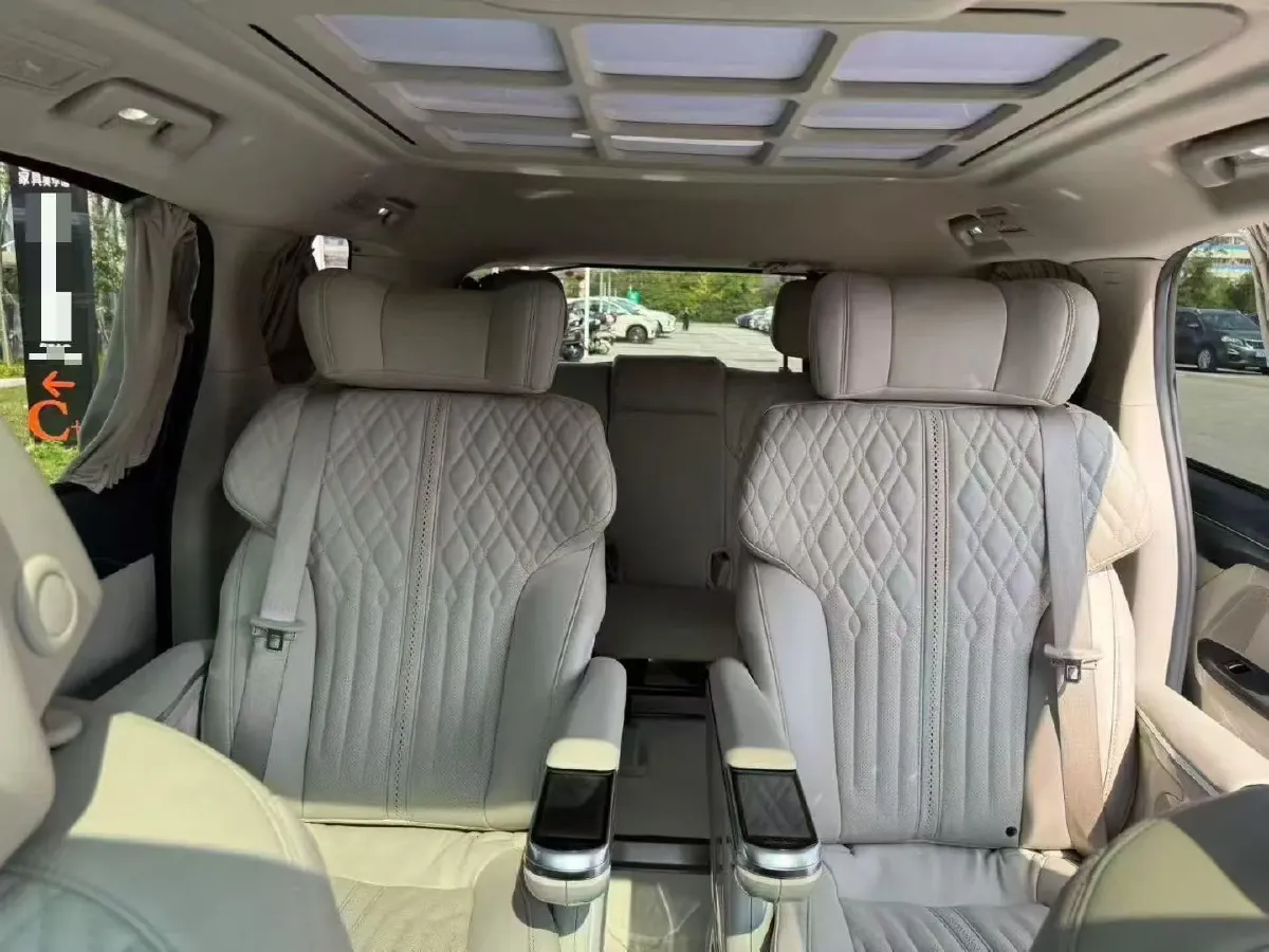 2022 Buick GL8 2.0T 237HP L4 9AT,autocango,china used car exporter,china ev exporter,chinese used car exporter,chinese used ev exporter