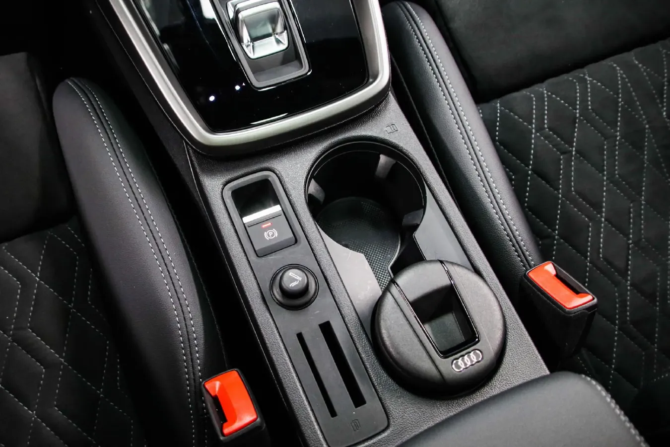 2022 Audi A3 1.4T 150HP L4 7DCT,autocango,china used car exporter,china ev exporter,chinese used car exporter,chinese used ev exporter