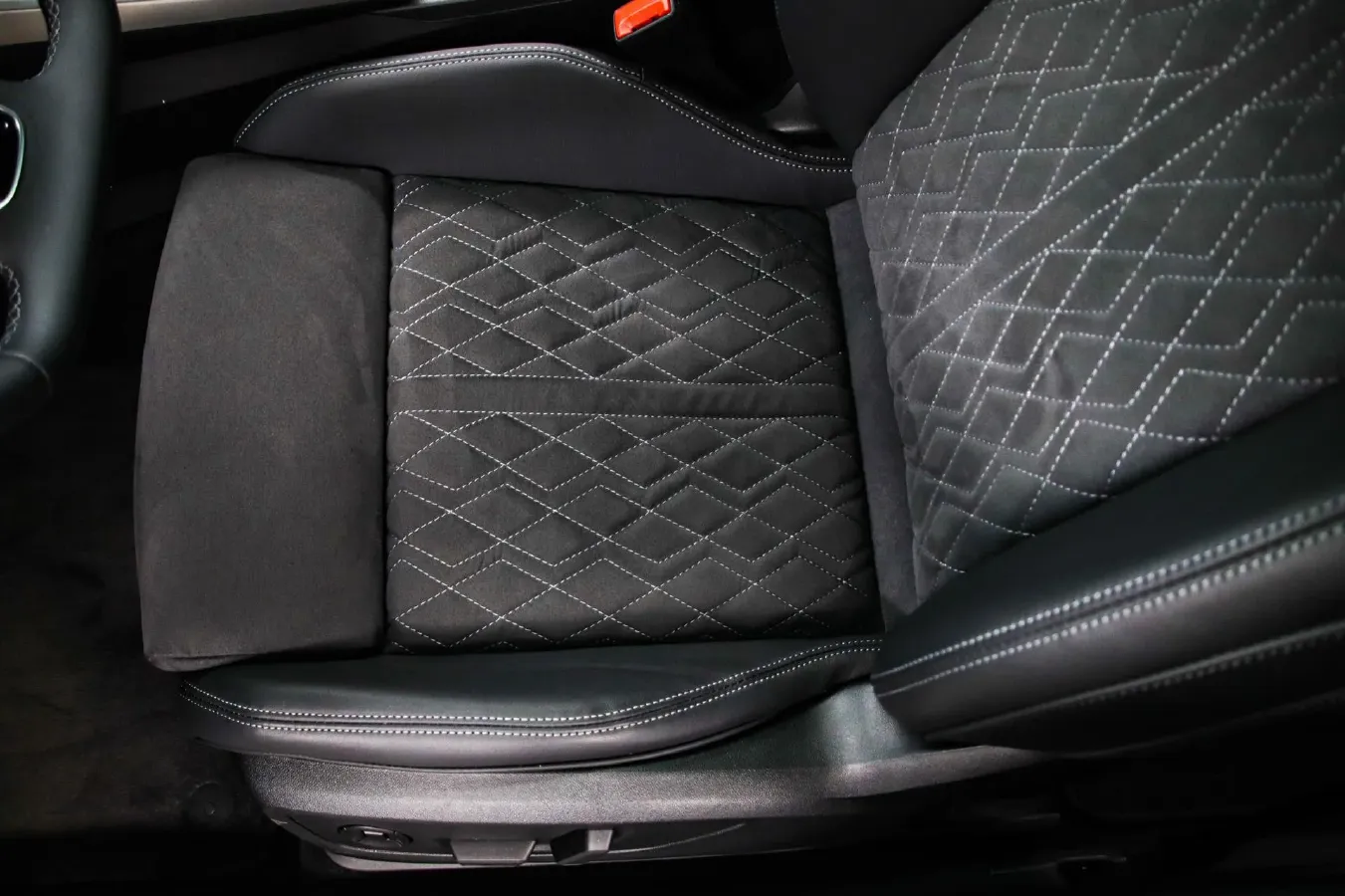 2022 Audi A3 1.4T 150HP L4 7DCT,autocango,china used car exporter,china ev exporter,chinese used car exporter,chinese used ev exporter