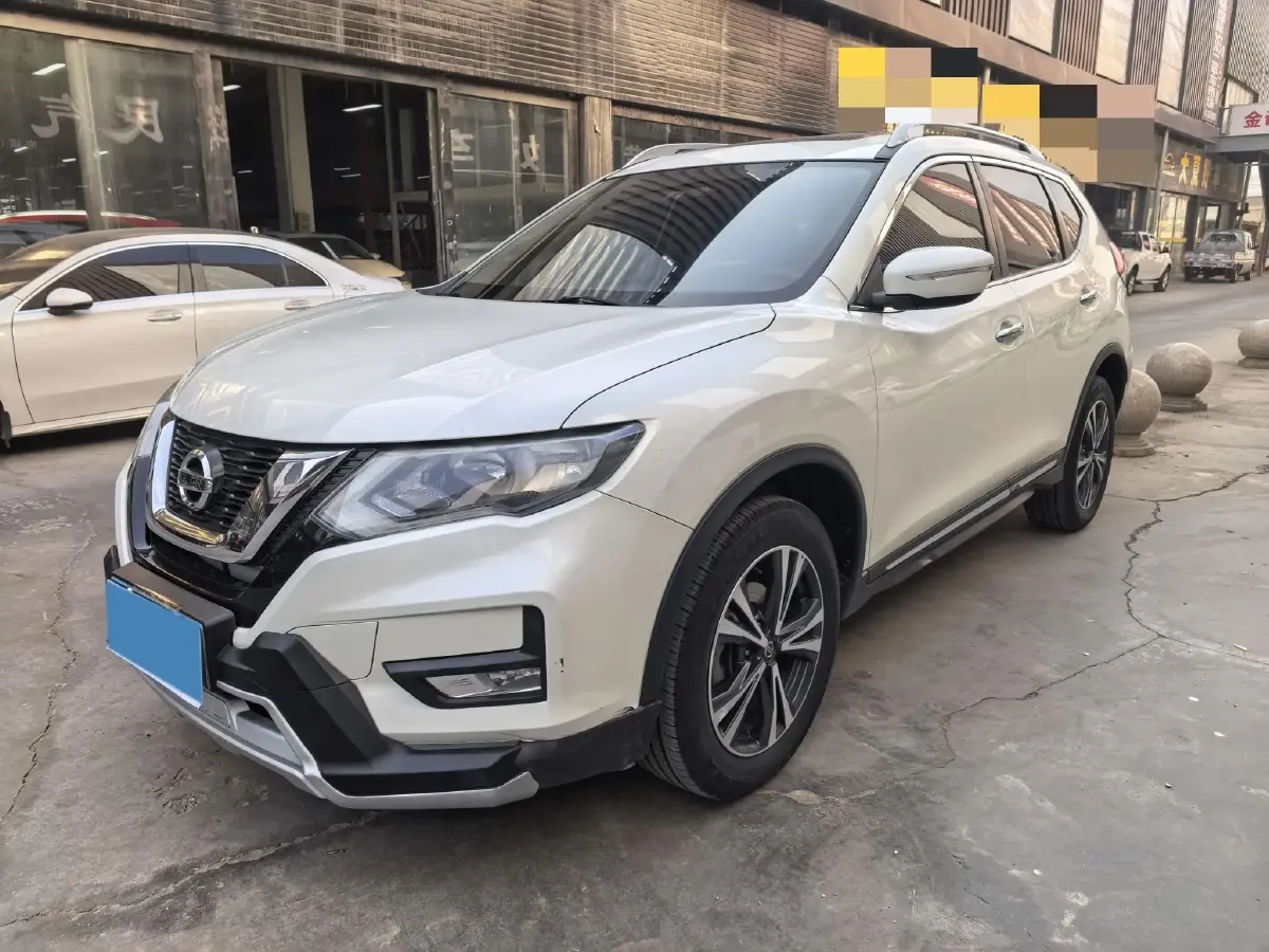 2021 Nissan X-Trail 2.5L 181HP L4 CVT
