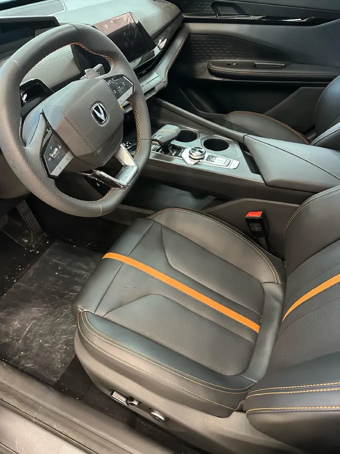 2024 ChangAn UNI-V 1.5T 188HP L4 7DCT,autocango,china used car exporter,china ev exporter,chinese used car exporter,chinese used ev exporter