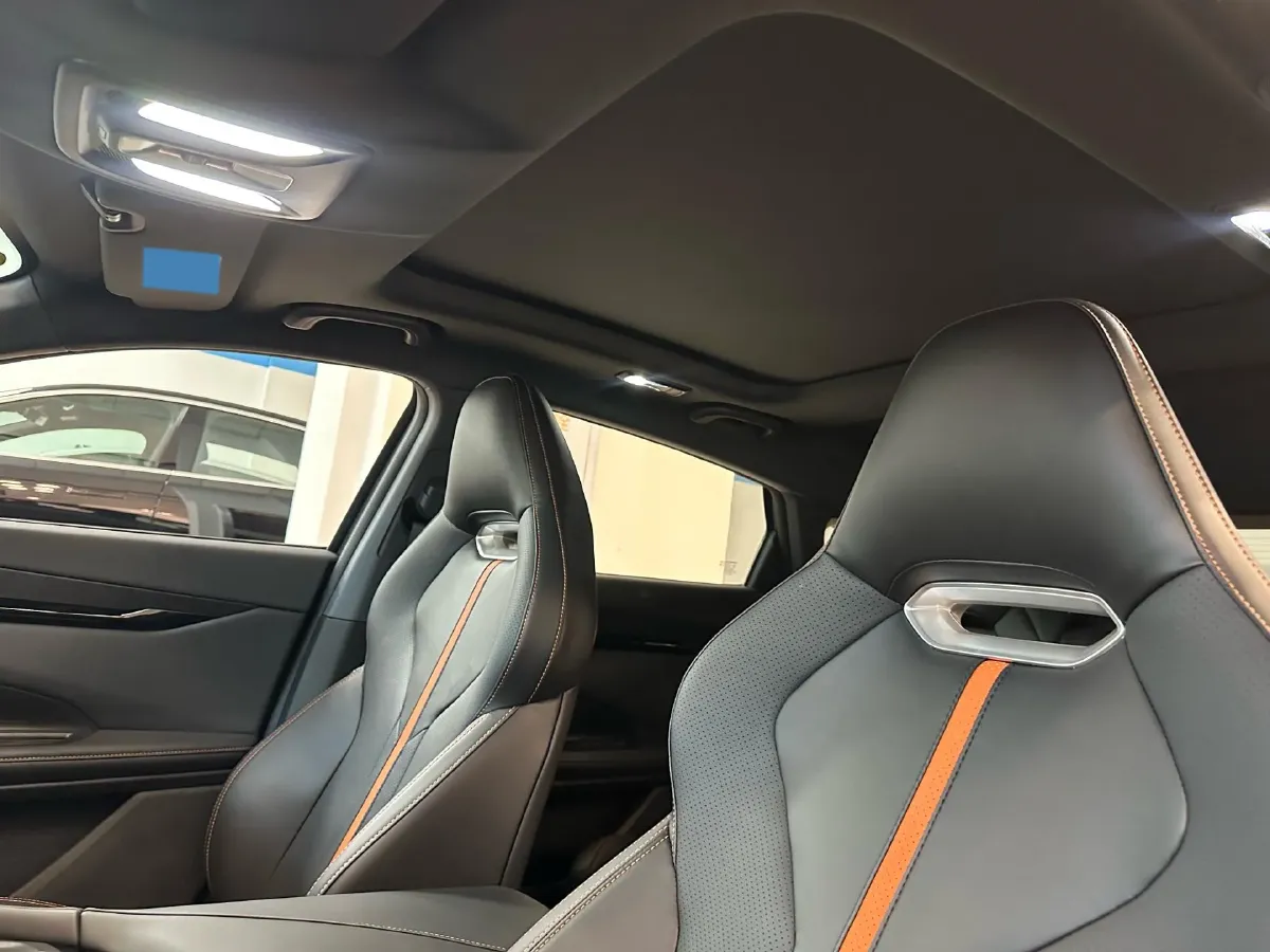 2024 ChangAn UNI-V 1.5T 188HP L4 7DCT,autocango,china used car exporter,china ev exporter,chinese used car exporter,chinese used ev exporter