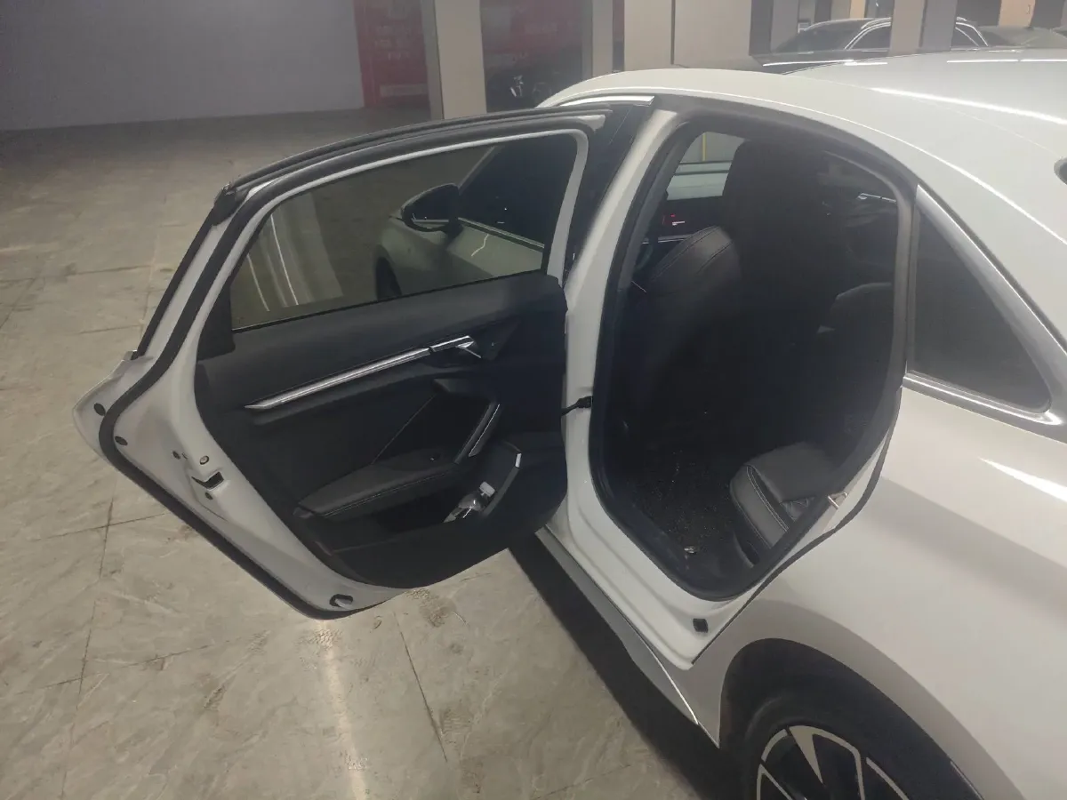 2025 Audi A3 1.5T 160HP L4 7DCT,autocango,china used car exporter,china ev exporter,chinese used car exporter,chinese used ev exporter