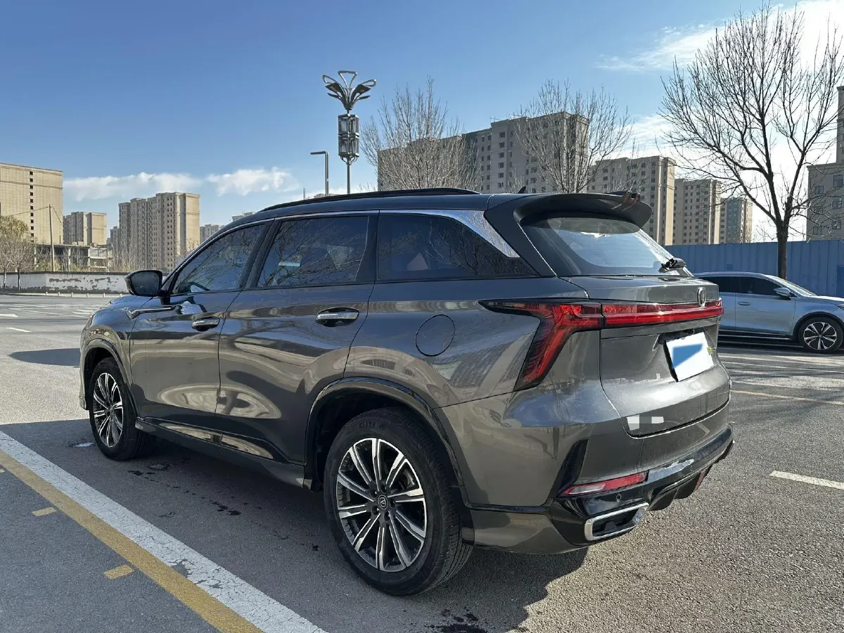 2023 ChangAn CS75 Plus 1.5T 188HP L4 8AT,autocango,china used car exporter,china ev exporter,chinese used car exporter,chinese used ev exporter