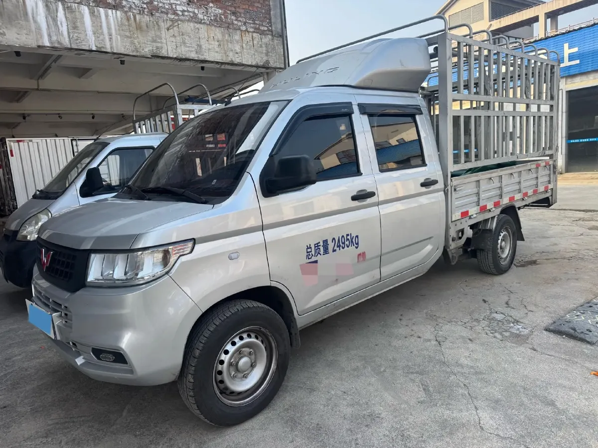 2023 WuLing RongGuang New Truck 2.0L 136HP L4 5MT,autocango,china used car exporter,china ev exporter,chinese used car exporter,chinese used ev exporter