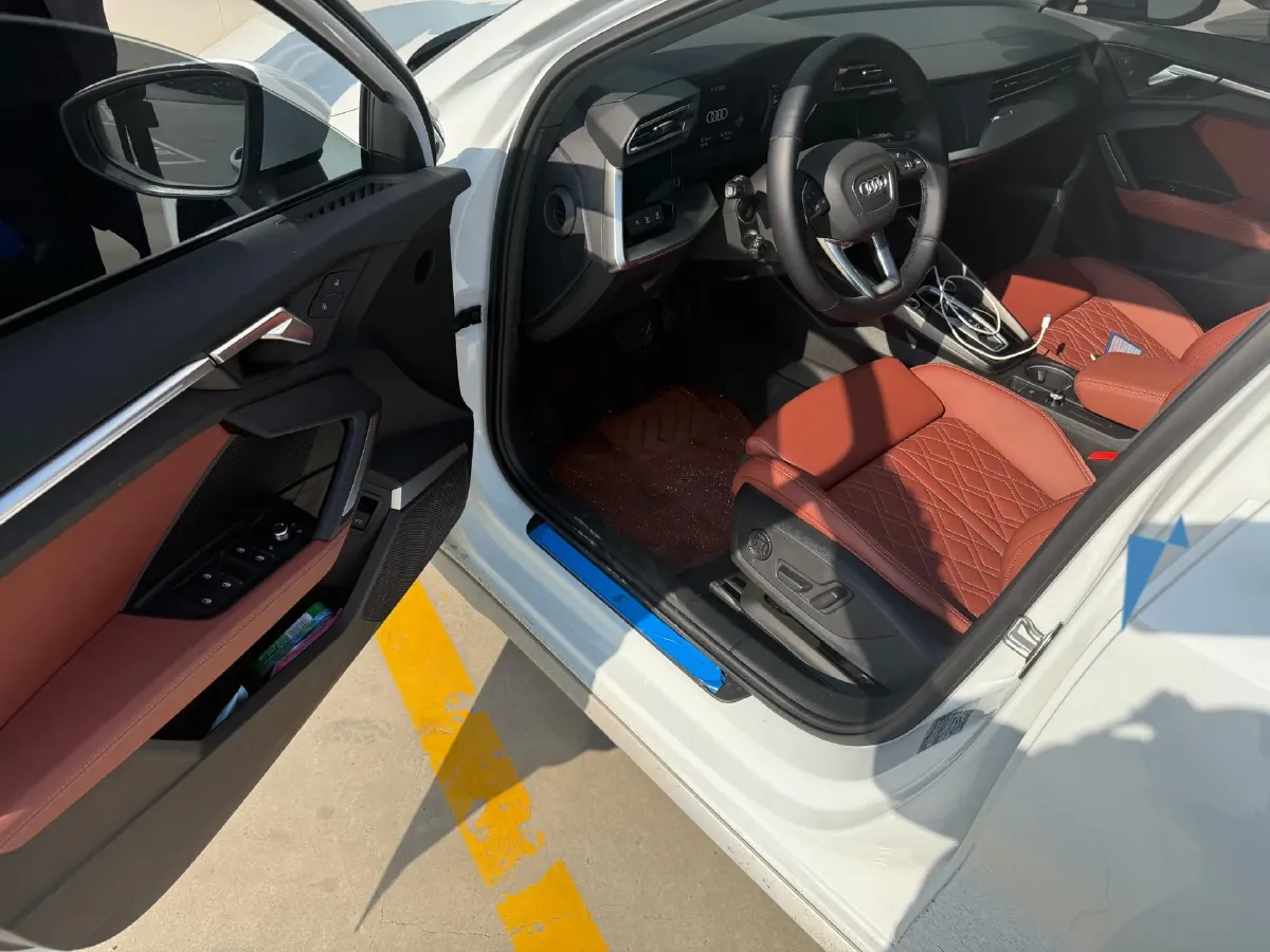 2025 Audi A3 1.5T 160HP L4 7DCT,autocango,china used car exporter,china ev exporter,chinese used car exporter,chinese used ev exporter