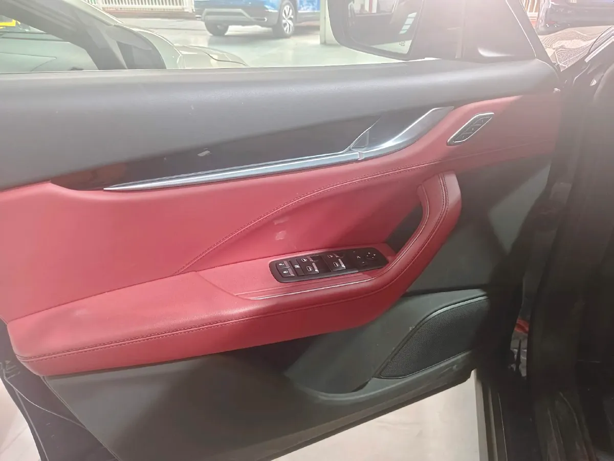 2018 Maserati Levante 3.0T 350HP V6 8AT,autocango,china used car exporter,china ev exporter,chinese used car exporter,chinese used ev exporter