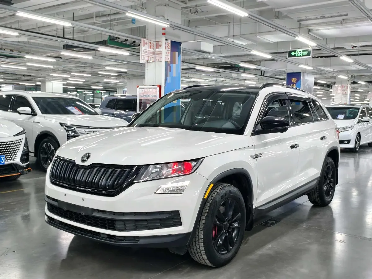 2019 Buick EnvisionPlus 1.5T 169HP L4 7DCT,autocango,china used car exporter,china ev exporter,chinese used car exporter,chinese used ev exporter