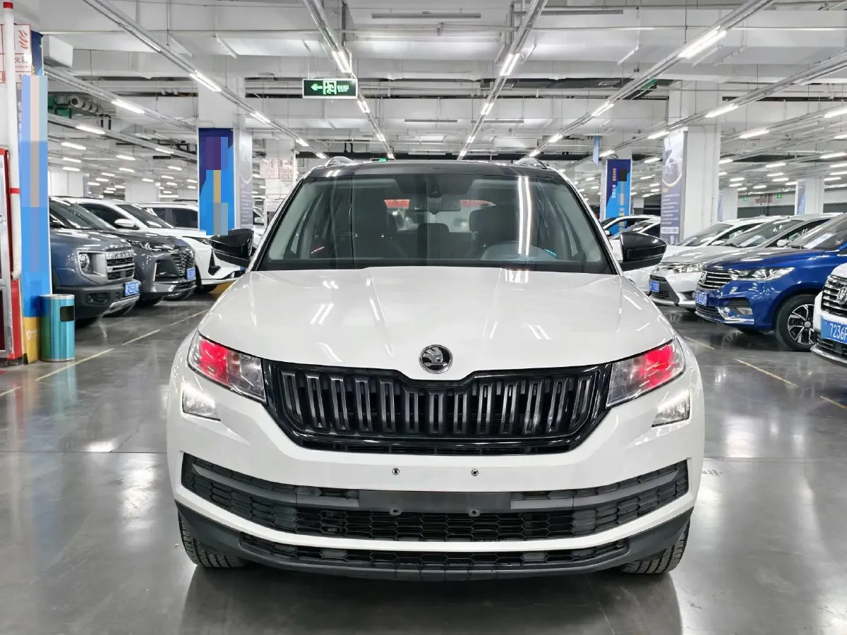 2019 Buick EnvisionPlus 1.5T 169HP L4 7DCT,autocango,china used car exporter,china ev exporter,chinese used car exporter,chinese used ev exporter