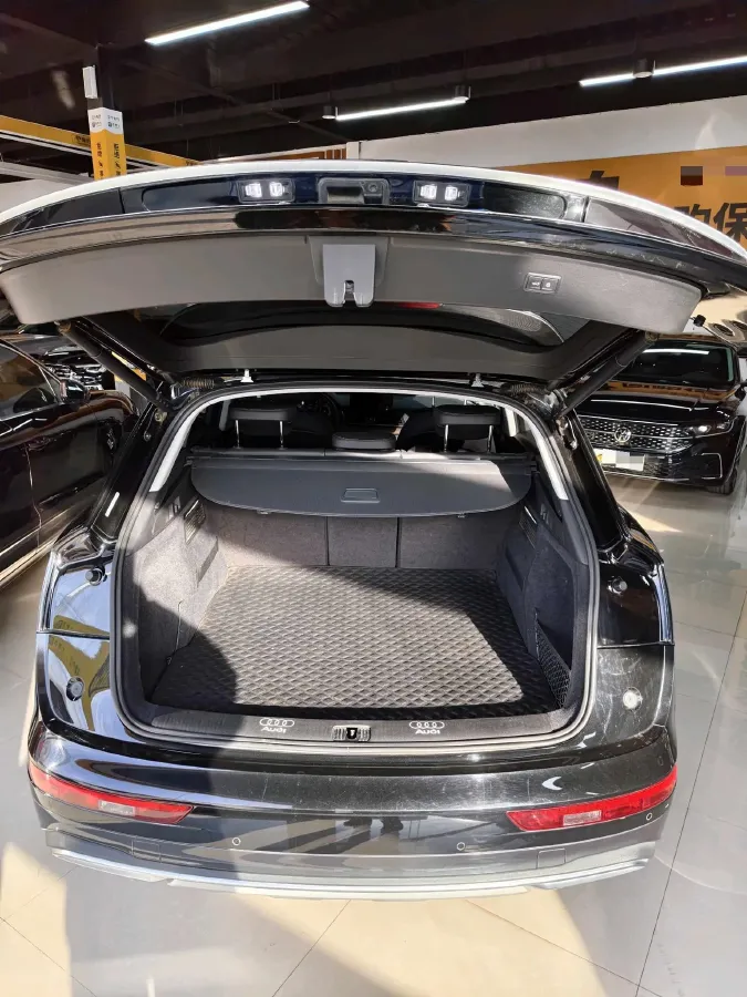 2022 Audi Q5L 2.0T 190HP L4 7DCT,autocango,china used car exporter,china ev exporter,chinese used car exporter,chinese used ev exporter