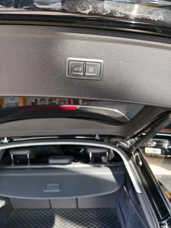 2022 Audi Q5L 2.0T 190HP L4 7DCT,autocango,china used car exporter,china ev exporter,chinese used car exporter,chinese used ev exporter